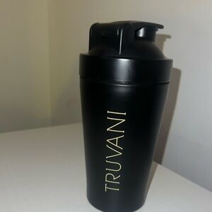 Truvani stainless steel shaker bottle